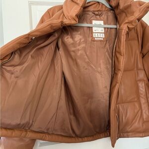 Abercrombie - Vegan Leather Brown cropped Puffer Jacket
